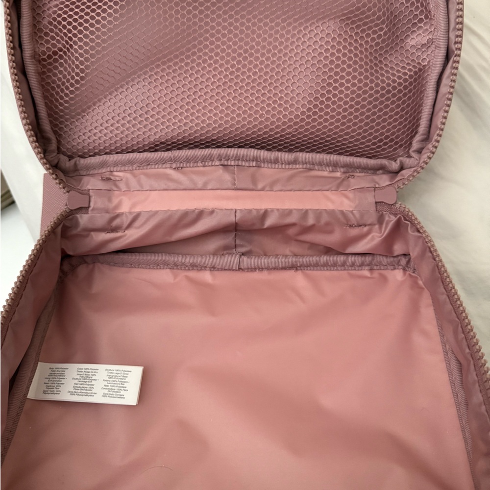 Rare beauty puffy toiletry bag - Picture 4 of 4